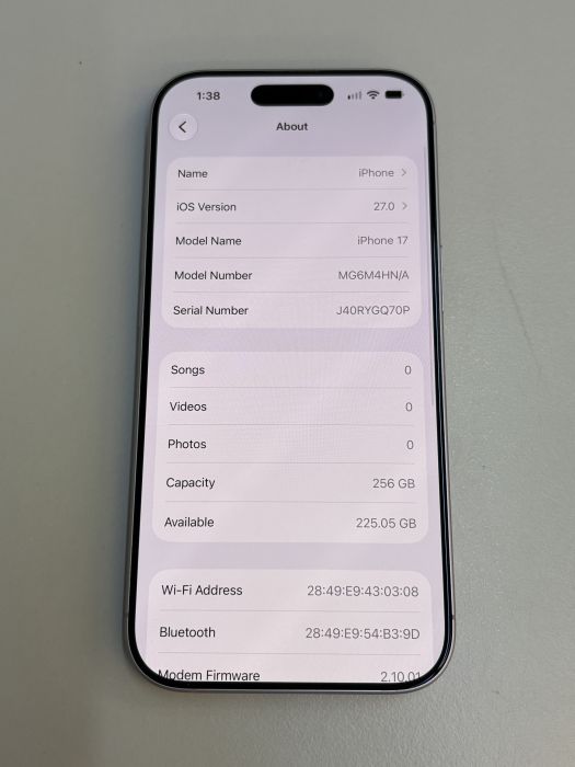 iPhone 17 · 8/9