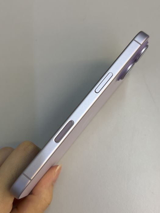 iPhone 17 · 3/9
