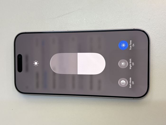 iPhone 17 · 6/9
