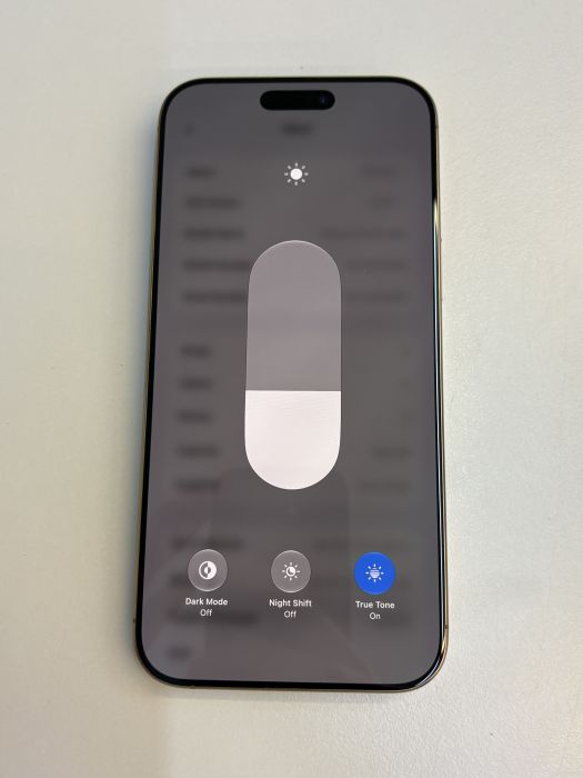 iPhone 16 Pro Max · 6/9