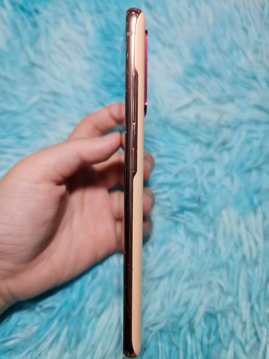Samsung Galaxy S20 FE · 4/5
