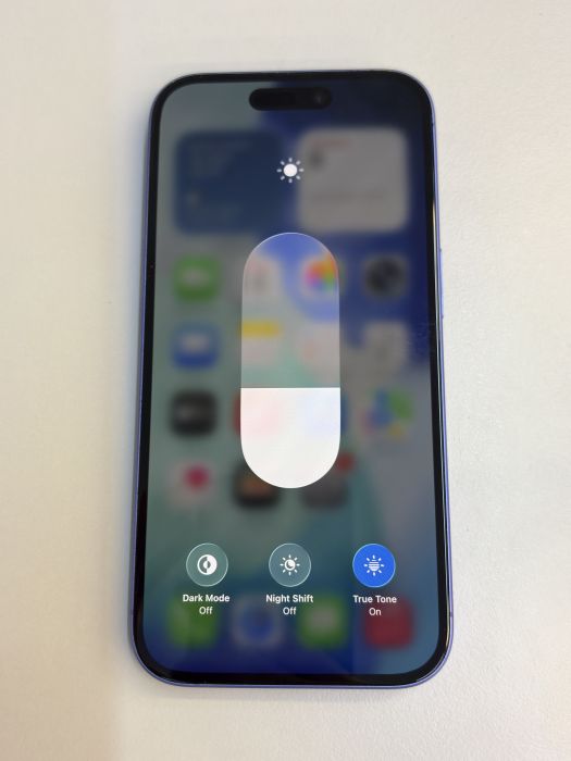 iPhone 16 · 3/6