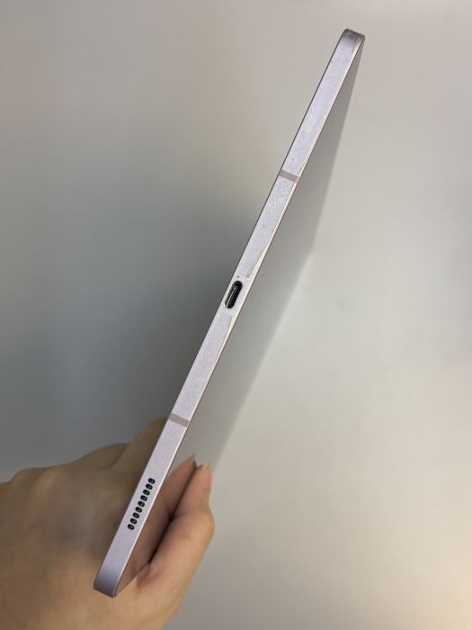 Samsung Galaxy Tab S9 FE+ Wi-fi · 4/7