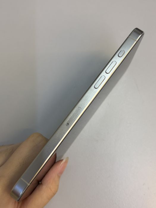 iPhone 15 Pro Max · 2/10
