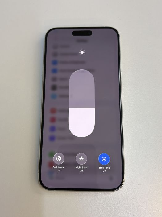 iPhone 15 Pro Max · 6/10