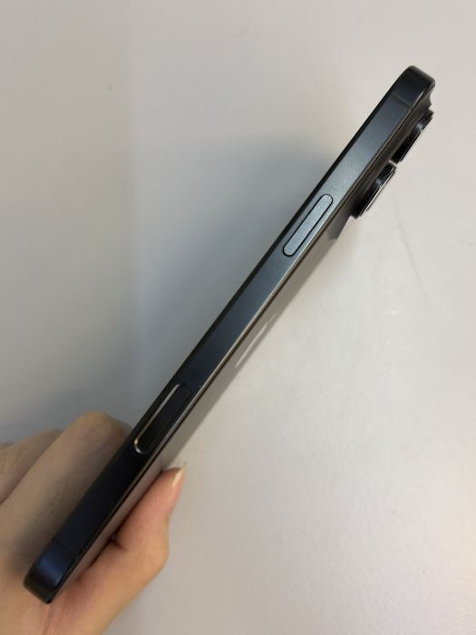 iPhone 16 Pro Max · 3/10