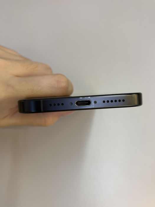 iPhone 16 Pro Max · 4/10