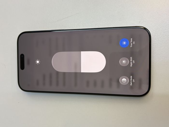 iPhone 16 Pro Max · 6/10