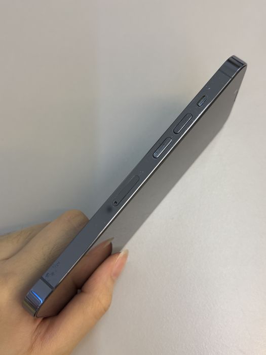 iPhone 13 Pro · 2/9