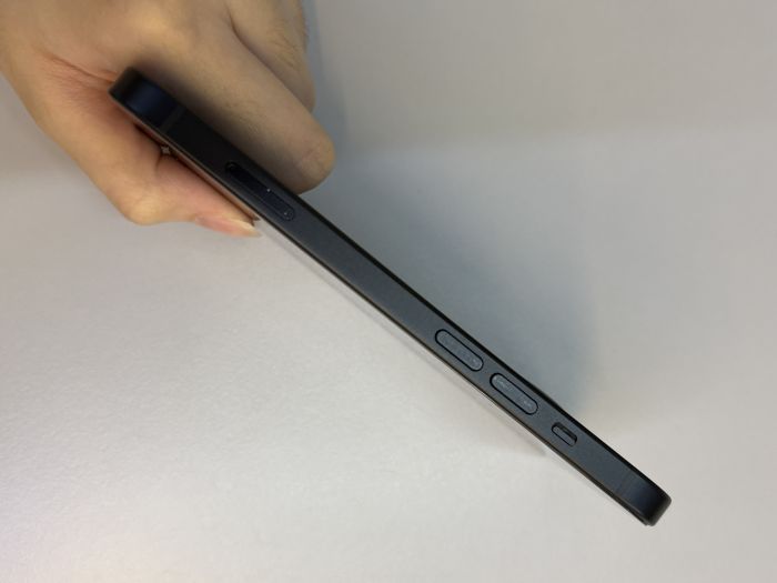 iPhone 15 · 2/9
