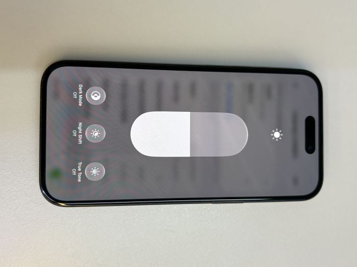 iPhone 15 · 6/9