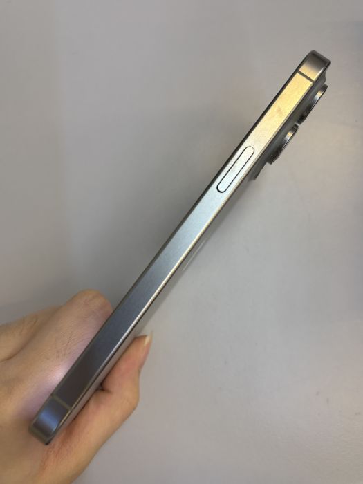 iPhone 15 Pro Max · 3/9