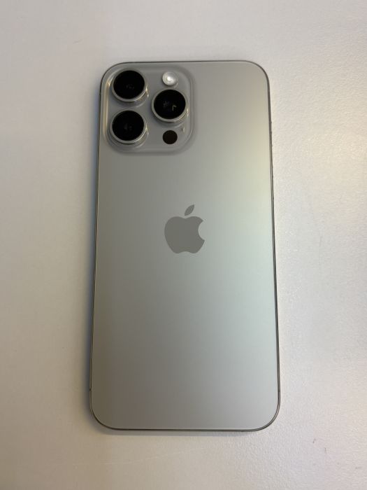 iPhone 15 Pro Max · 1/9