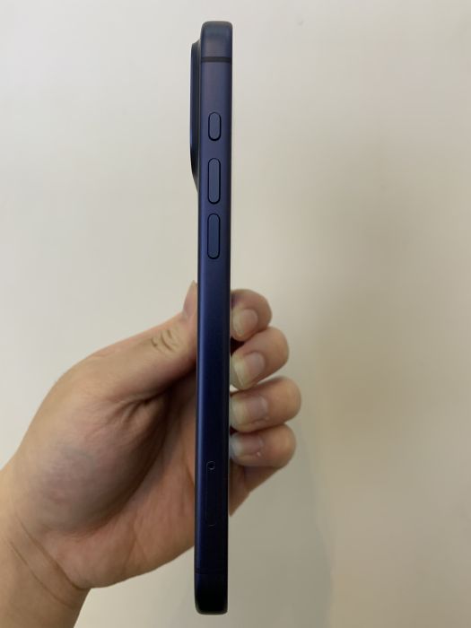 iPhone 17 Pro Max · 2/8