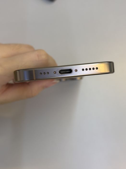 iPhone 16 Pro · 4/9