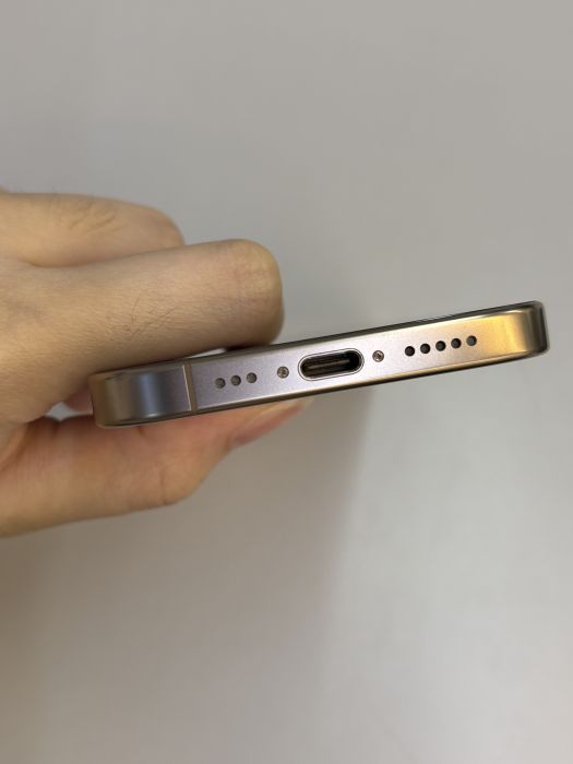 iPhone 16 Pro · 4/9