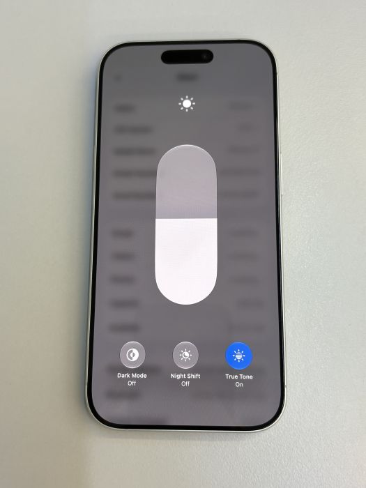 iPhone 17 · 6/9
