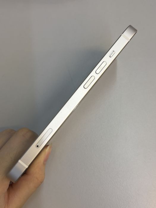 iPhone 13 · 2/9