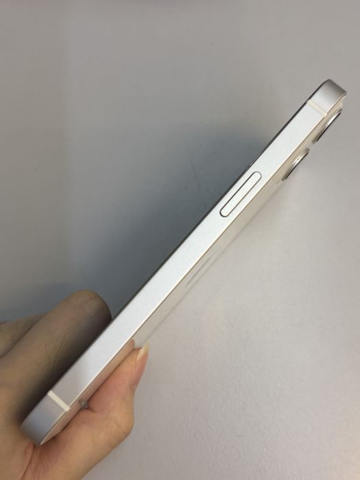 iPhone 13 · 3/9