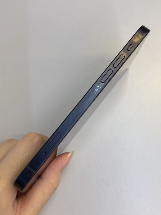 iPhone 12 · 2/9