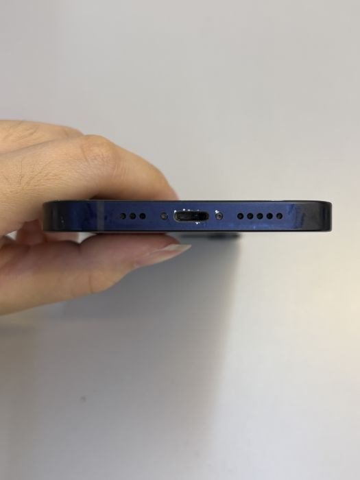 iPhone 12 · 4/9