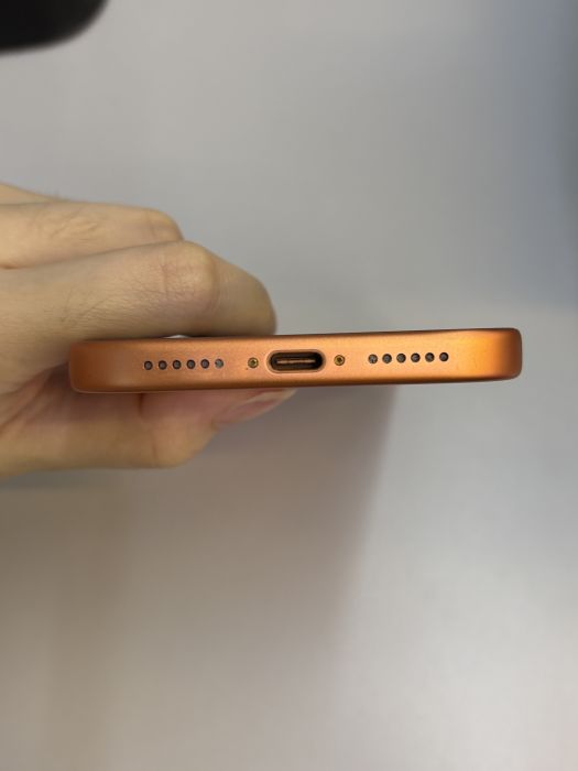iPhone 17 Pro Max · 4/9