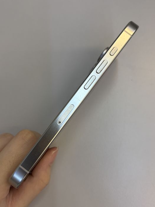 iPhone 16 Pro · 2/9