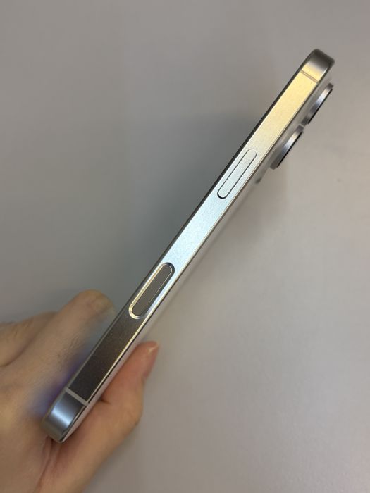 iPhone 16 Pro · 3/9