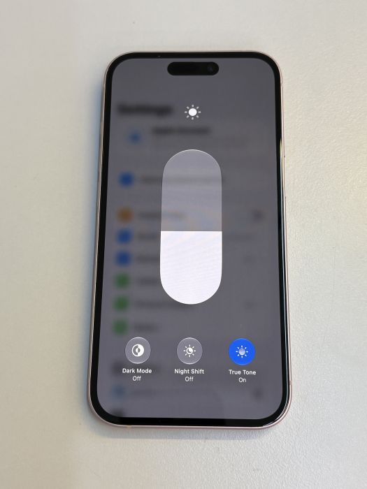 iPhone 15 · 6/9