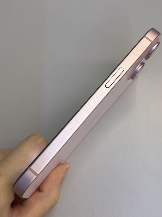 iPhone 15 · 3/9