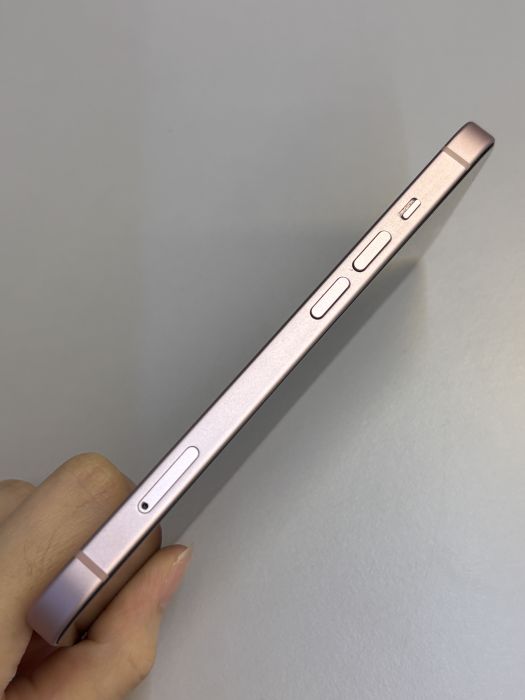 iPhone 15 · 2/9
