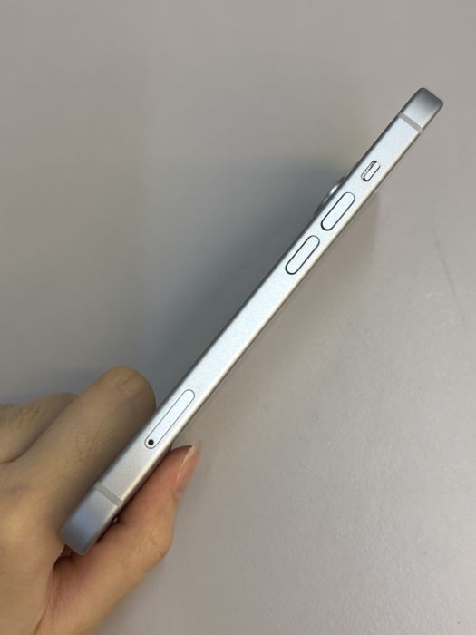 iPhone 15 · 2/6