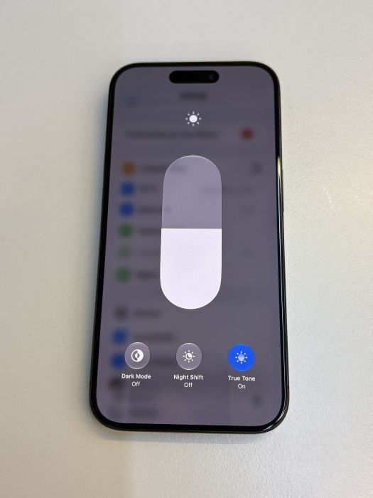 iPhone 15 Pro · 6/9