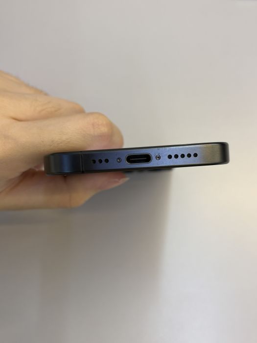 iPhone 15 Pro · 4/9