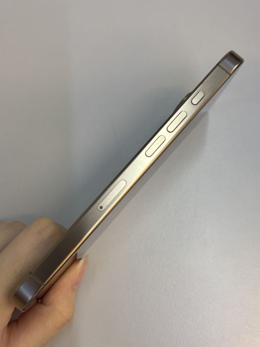 iPhone 16 Pro · 2/9