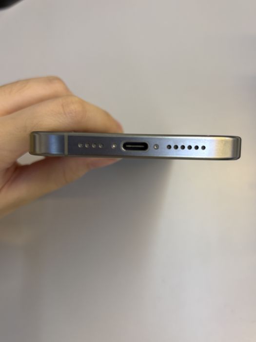 iPhone 15 Pro Max · 4/9