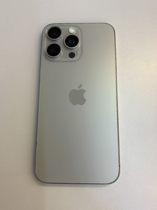 iPhone 15 Pro Max · 1/9