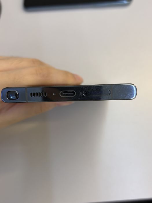 Samsung Galaxy S23 Ultra · 4/7