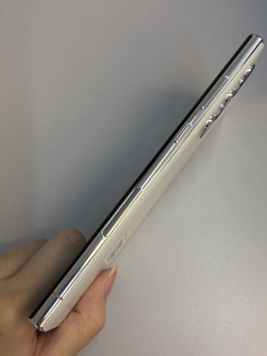 Samsung Galaxy S22 Ultra 5G · 3/7