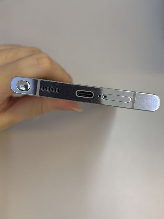 Samsung Galaxy S22 Ultra 5G · 4/7