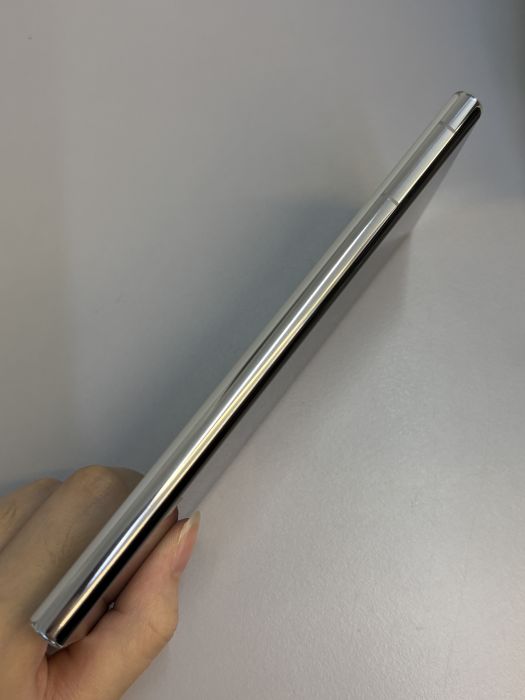 Samsung Galaxy S22 Ultra 5G · 2/7