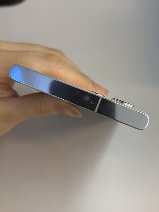 Samsung Galaxy S22 Ultra 5G · 5/7