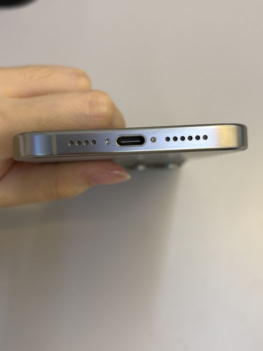 iPhone 15 Pro Max · 4/9