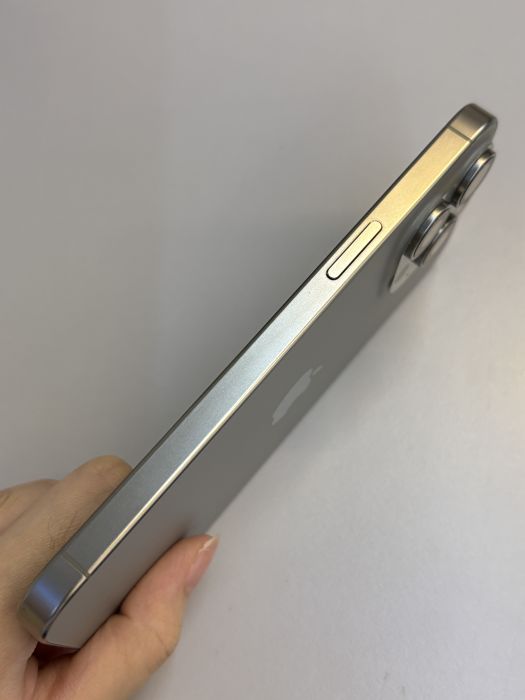 iPhone 15 Pro Max · 3/9
