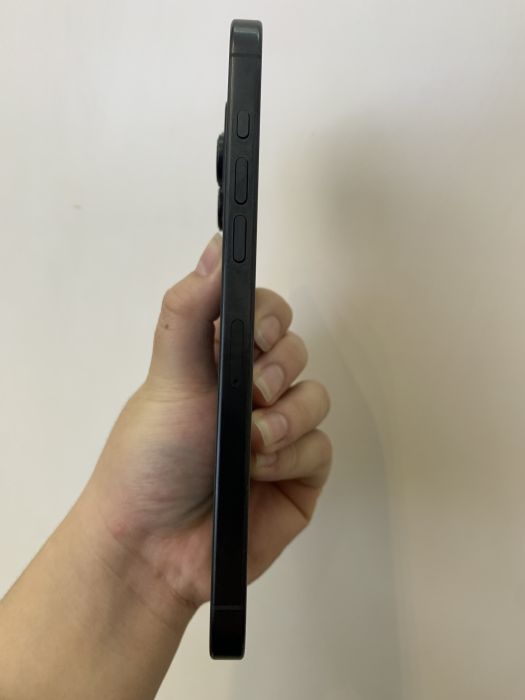 iPhone 16 Pro Max · 2/9