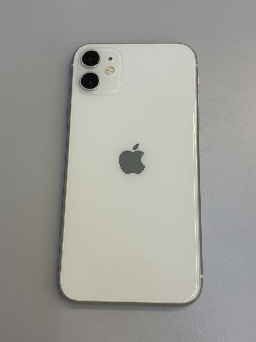 iPhone 11 · 1/9
