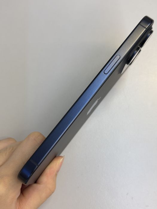 iPhone 15 Pro Max · 3/9