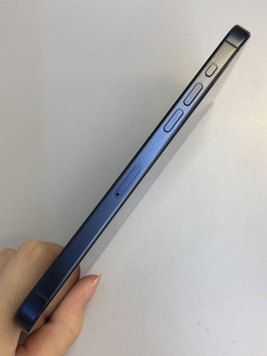 iPhone 15 Pro Max · 2/9
