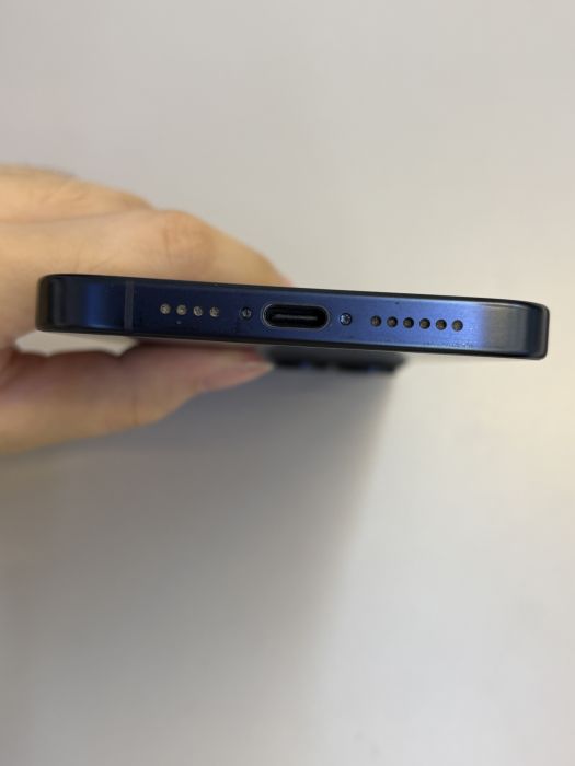 iPhone 15 Pro Max · 4/9
