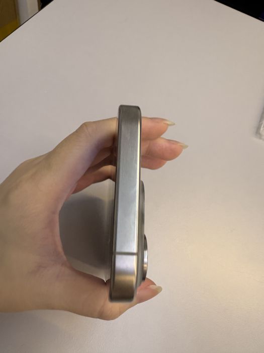 iPhone 15 Pro · 3/9